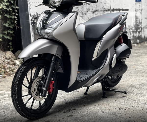 Decal Đổi Màu Xe Máy – Lựa Chọn Mới Của Giới Trẻ Yêu Phong Cách