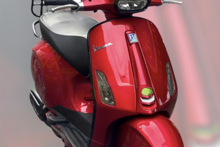Dán Trong PVC Xe Vespa